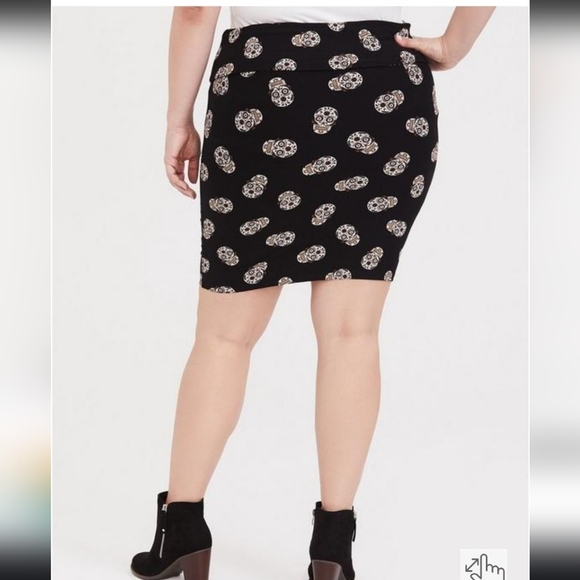 TORRID Squeleton Mini Jersey Foldover Slim fit Skirt Size 2 - Picture 5 of 8